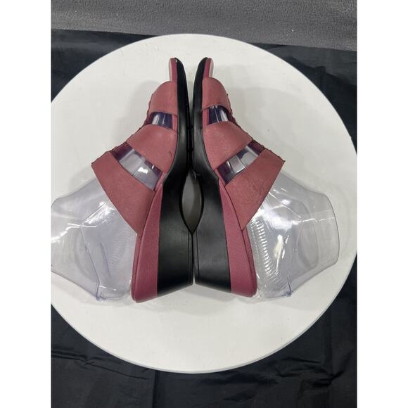 Clarks Strappy Slip On Sandals Women Size 7 Rose Mauve Leather Low Heel Comfort - Picture 9 of 15